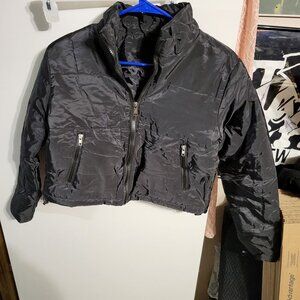 NWOT CROPPED PUFFER JACKET SZ M